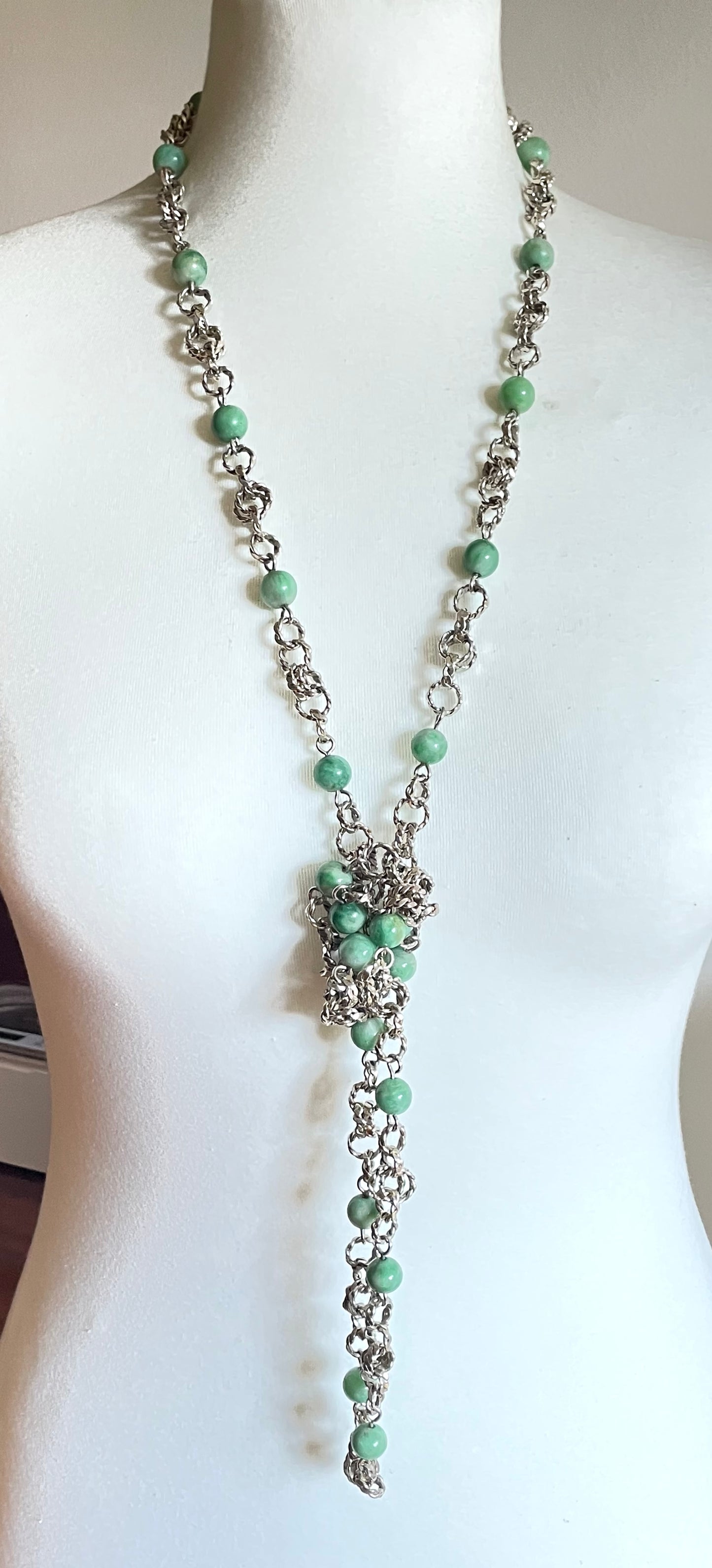 Vintage Art Deco green jade gemstone round bead and chunky unmarked solid silver link long flapper necklace