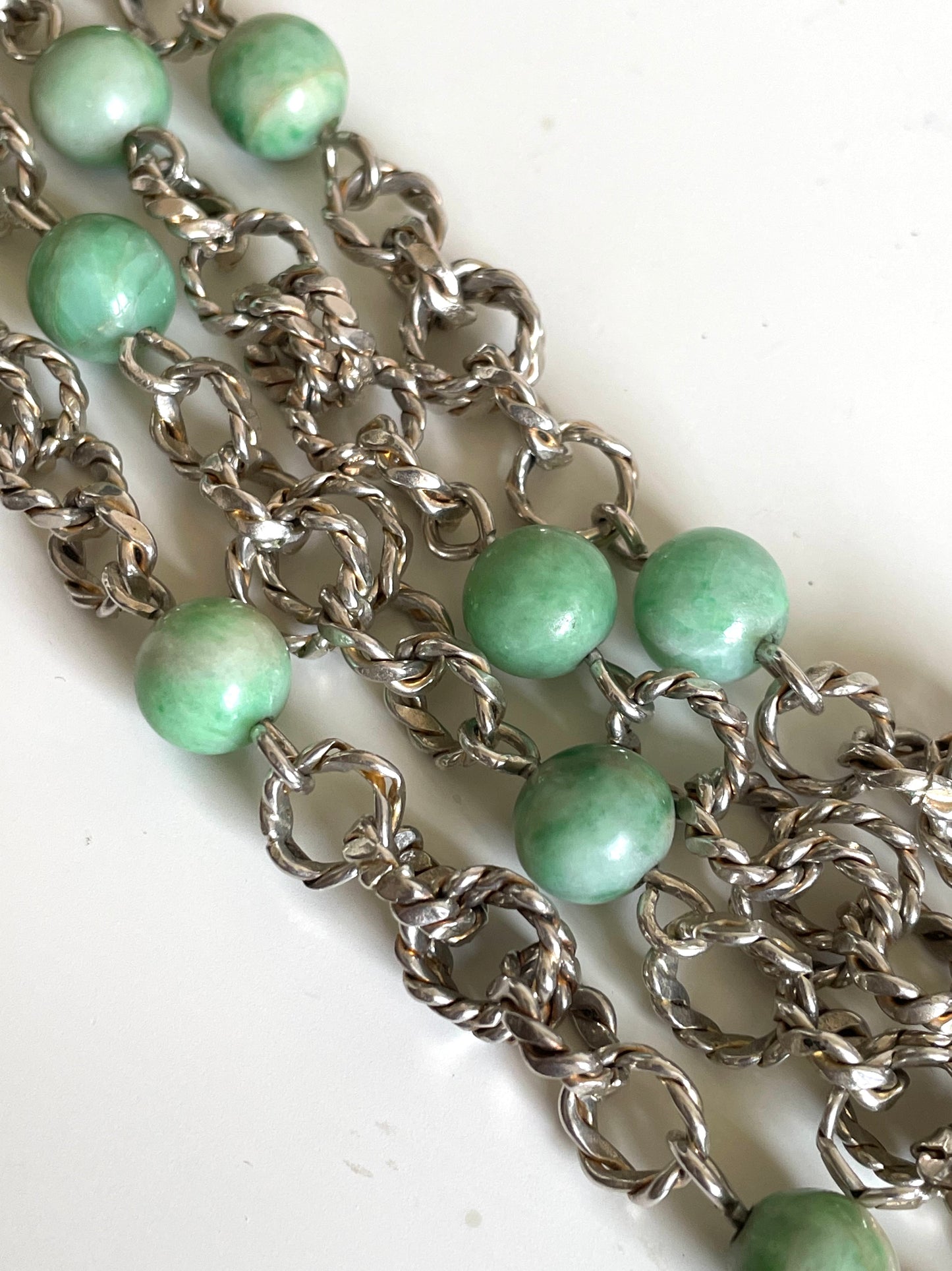 Vintage Art Deco green jade gemstone round bead and chunky unmarked solid silver link long flapper necklace