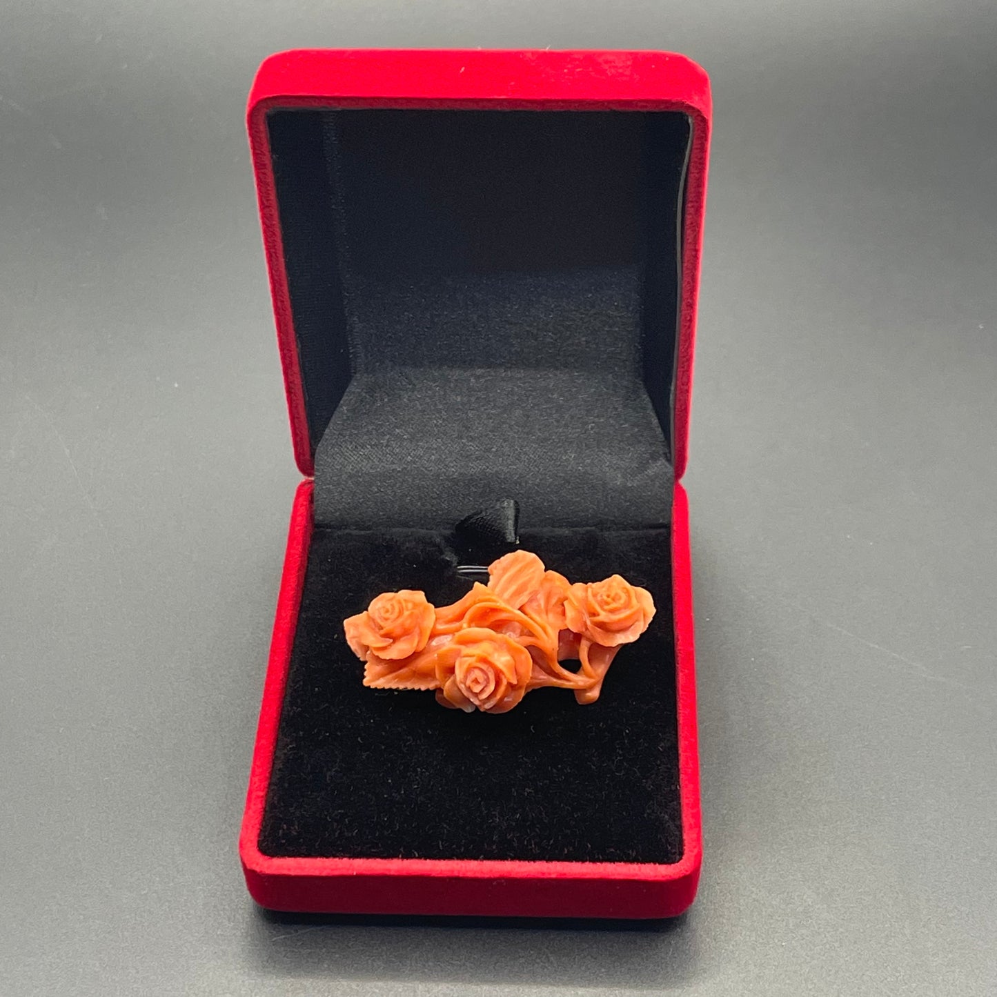 Antique Victorian carved coral and yellow metal rose flower design brooch (with pendant converter), possibly unmarked gold pin, 11 grams
