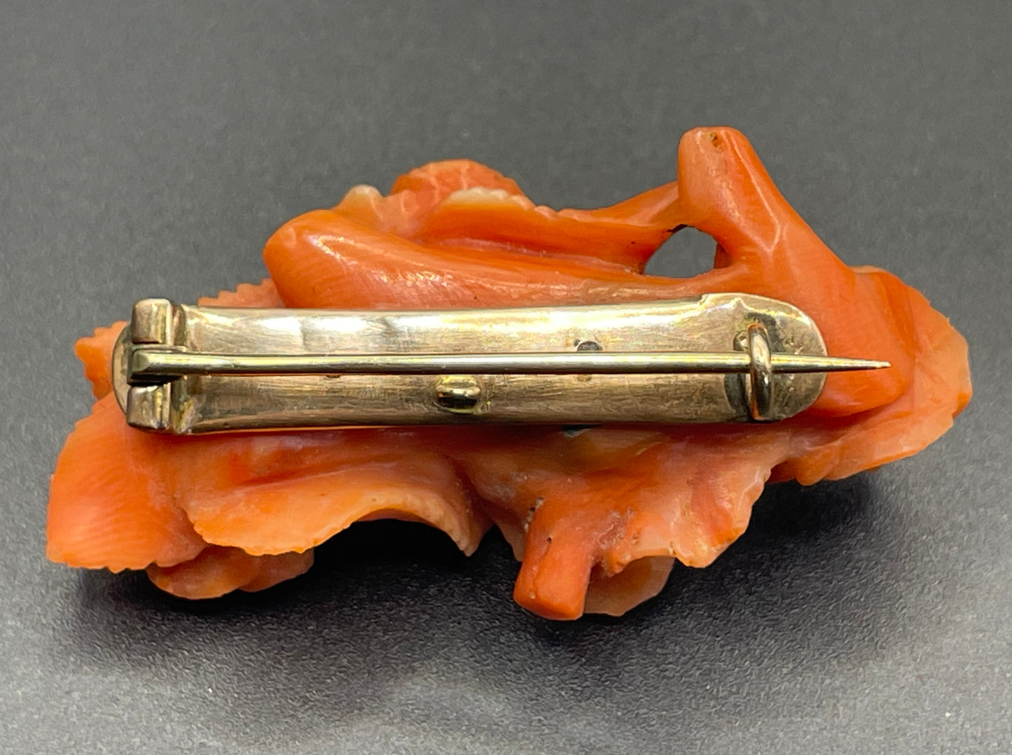 Antique Victorian carved coral and yellow metal rose flower design brooch (with pendant converter), possibly unmarked gold pin, 11 grams