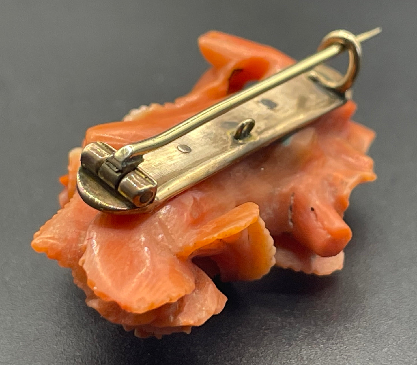 Antique Victorian carved coral and yellow metal rose flower design brooch (with pendant converter), possibly unmarked gold pin, 11 grams
