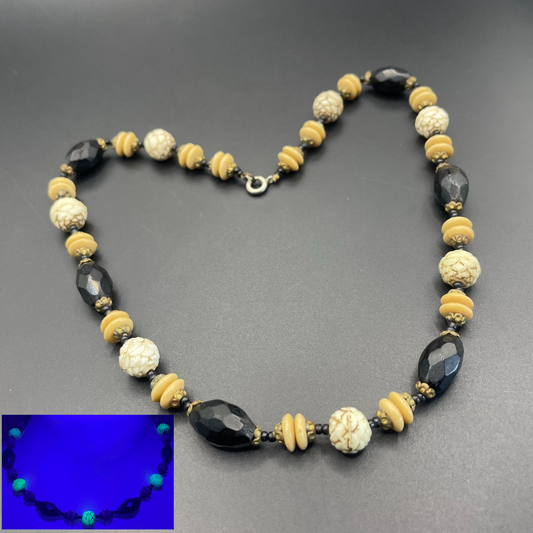 Vintage Art Deco Czech glass bead necklace, moulded glass and faceted glass beads in black, cream and white uranium glass