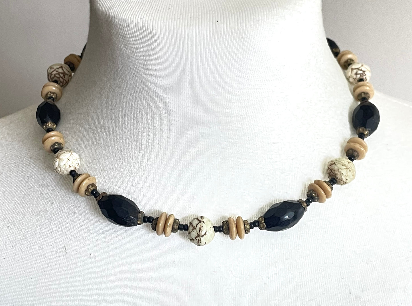 Vintage Art Deco Czech glass bead necklace, moulded glass and faceted glass beads in black, cream and white uranium glass