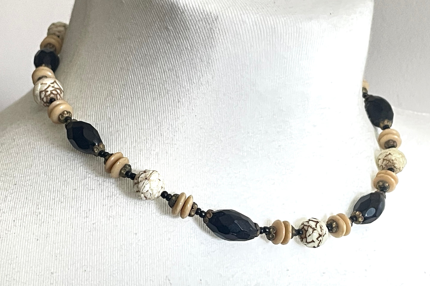 Vintage Art Deco Czech glass bead necklace, moulded glass and faceted glass beads in black, cream and white uranium glass