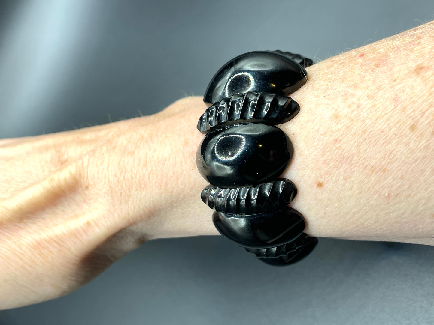 Antique Victorian Whitby jet hand carved chunky bead stretch bracelet, with beautiful carving, 27 grams
