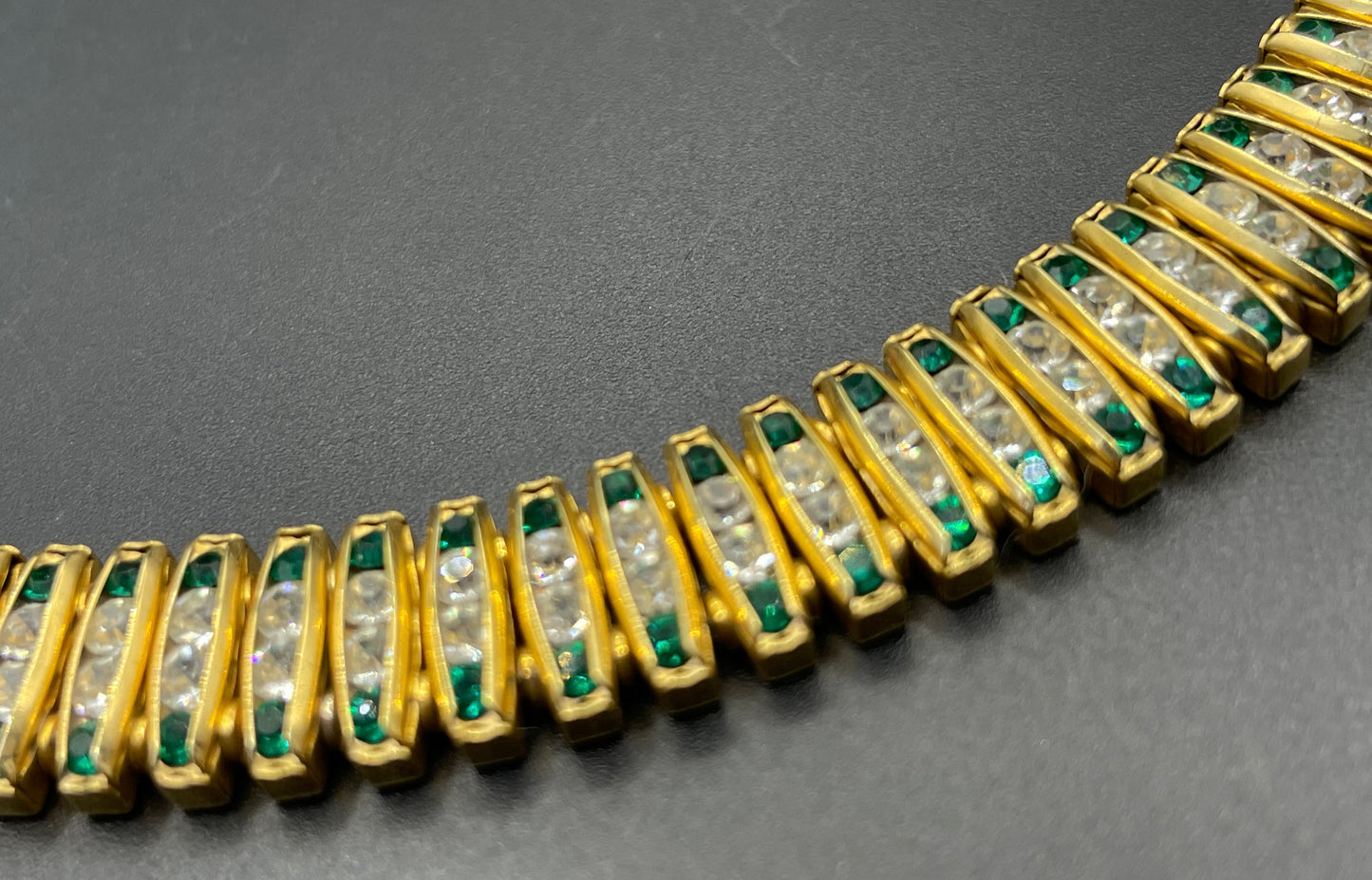 Vintage unsigned Esha Randel by Schreiber & Hiller Art Deco emerald green and clear paste rhinestone gold tone gilt machine age necklace