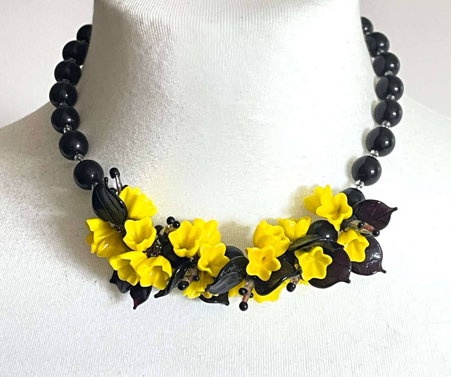 Vintage Art Deco glass flower and leaf necklace and earrings set (pierced ears) - unusual black and yellow colours