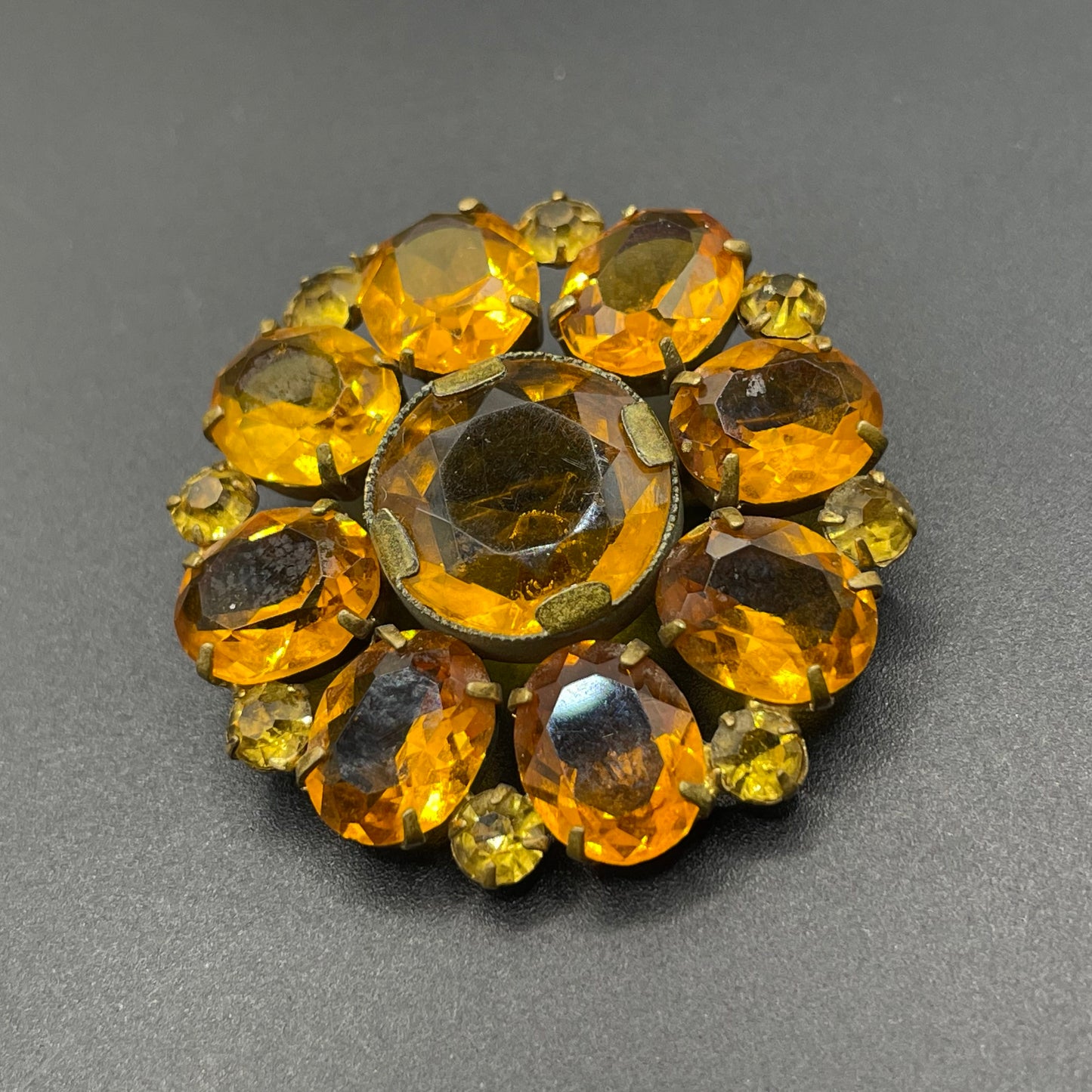 Vintage Art Deco citrine yellow glass rhinestone, open-backed, antique gold tone brooch pin, stunning sunshine colour