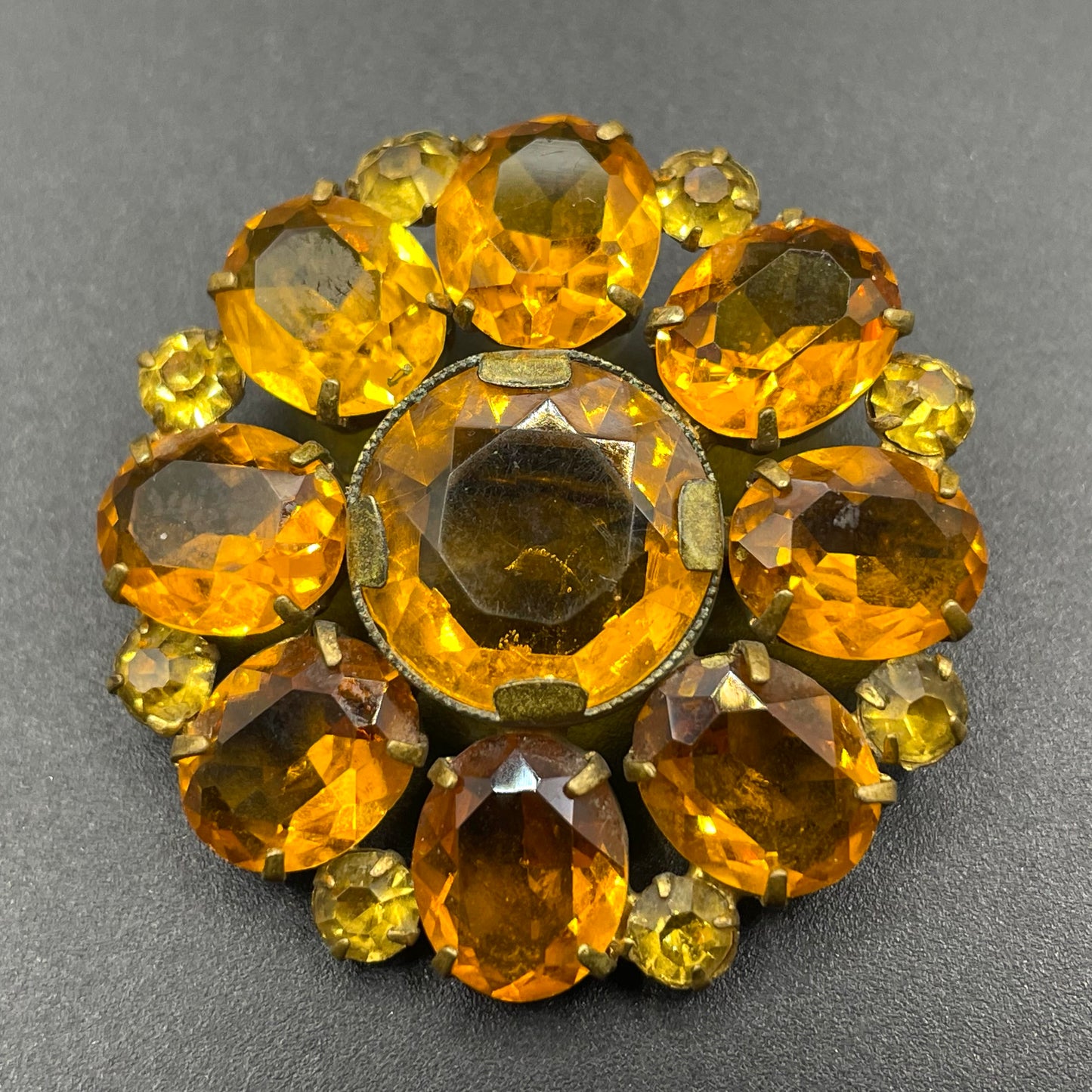 Vintage Art Deco citrine yellow glass rhinestone, open-backed, antique gold tone brooch pin, stunning sunshine colour