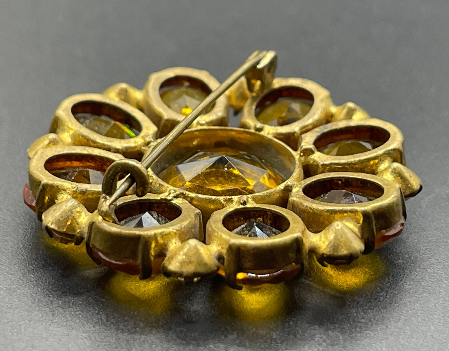 Vintage Art Deco citrine yellow glass rhinestone, open-backed, antique gold tone brooch pin, stunning sunshine colour