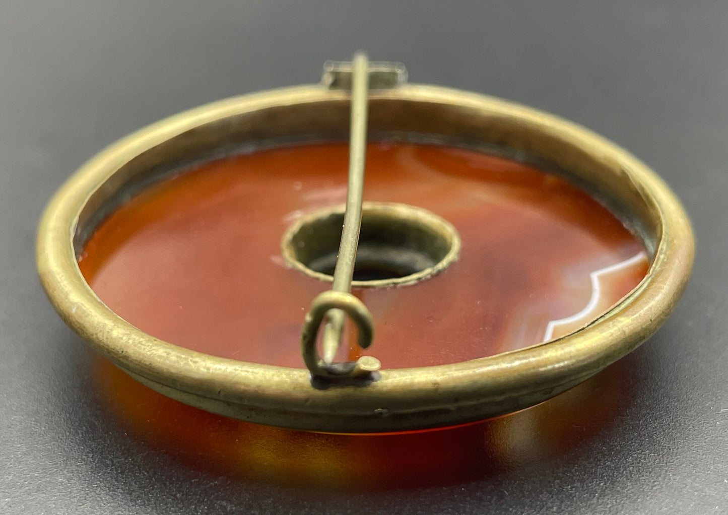 Large antique Victorian Scottish carnelian agate and gold tone circular ring brooch pin, beautiful orange stone
