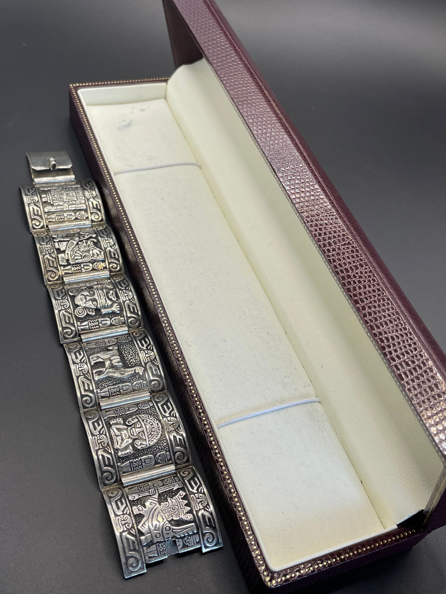 Vintage 925 sterling silver wide panel cuff storyteller bracelet - six South American scenes, 48 grams
