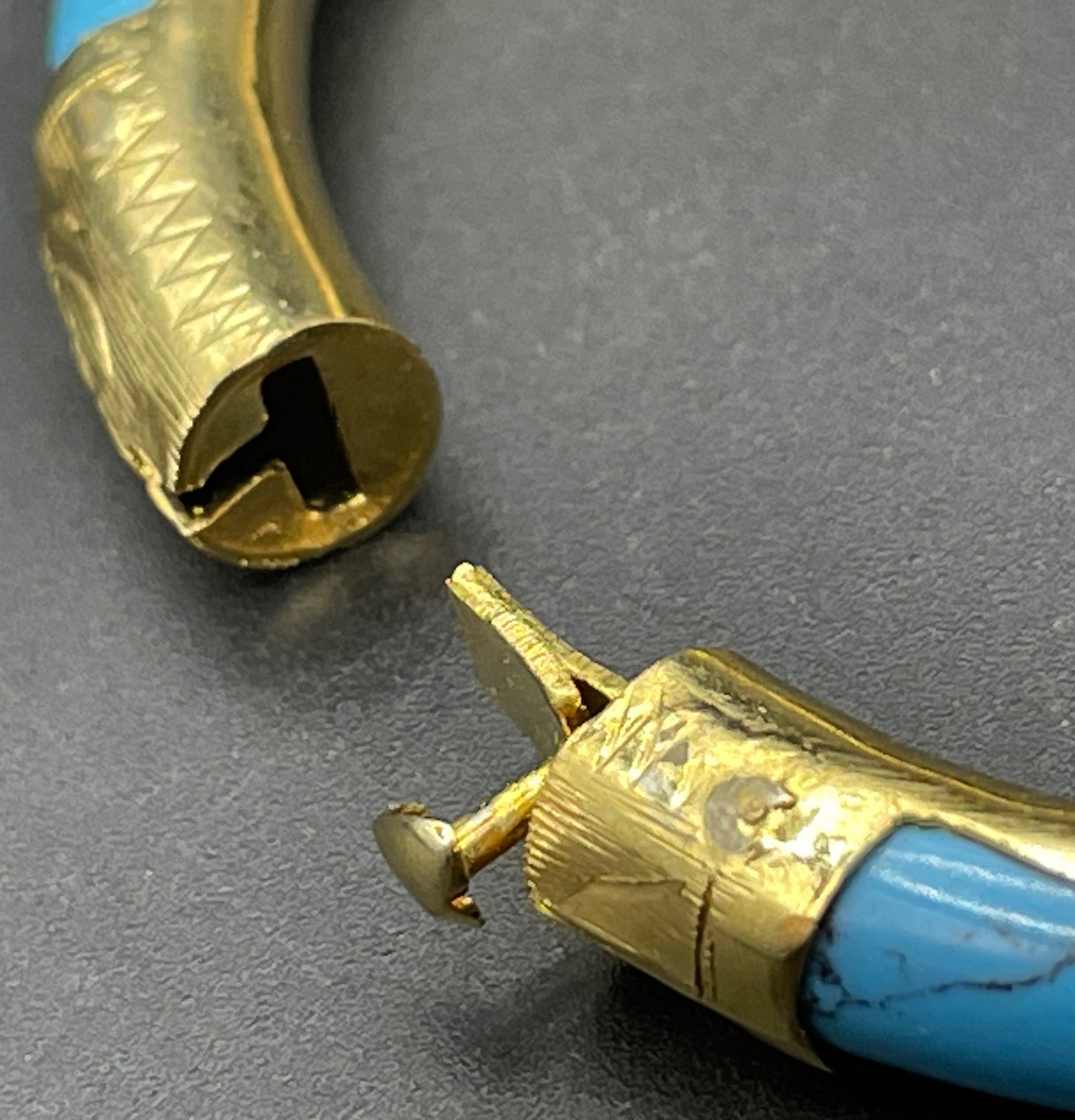 Beautiful Vintage Chinese engraved gold plated and blue turquoise inset hinged Mandarin bangle