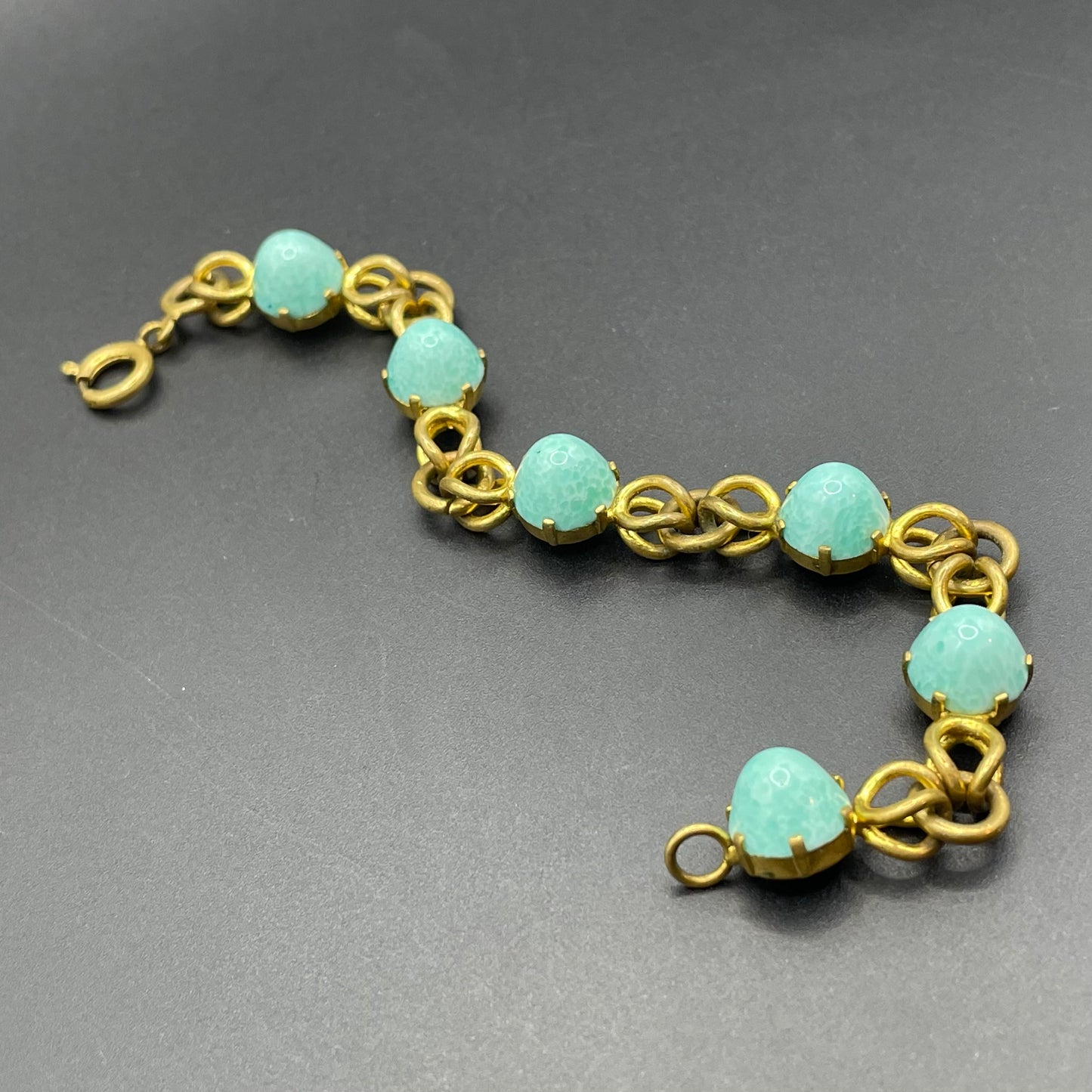 Vintage Art Deco green  'Peking' style glass tall cabochon and gold tone cocktail bracelet