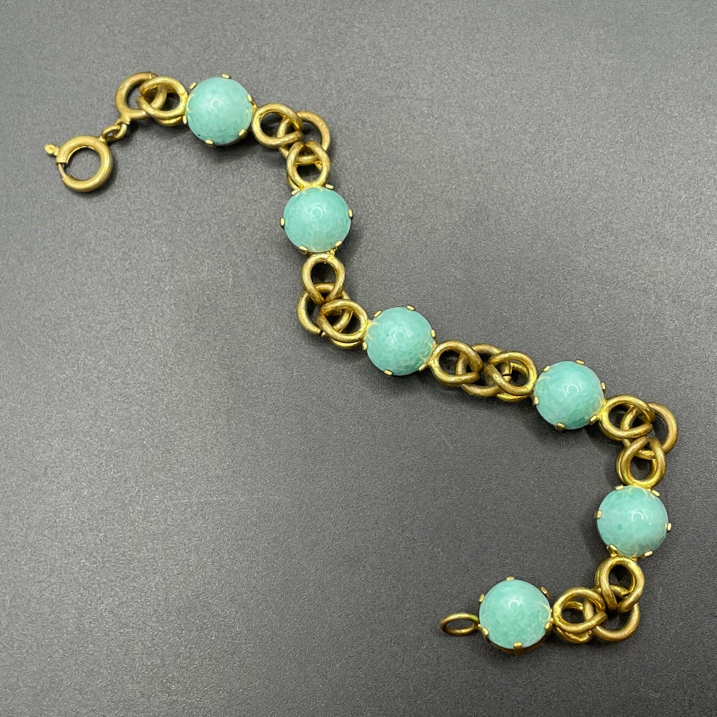 Vintage Art Deco green  'Peking' style glass tall cabochon and gold tone cocktail bracelet