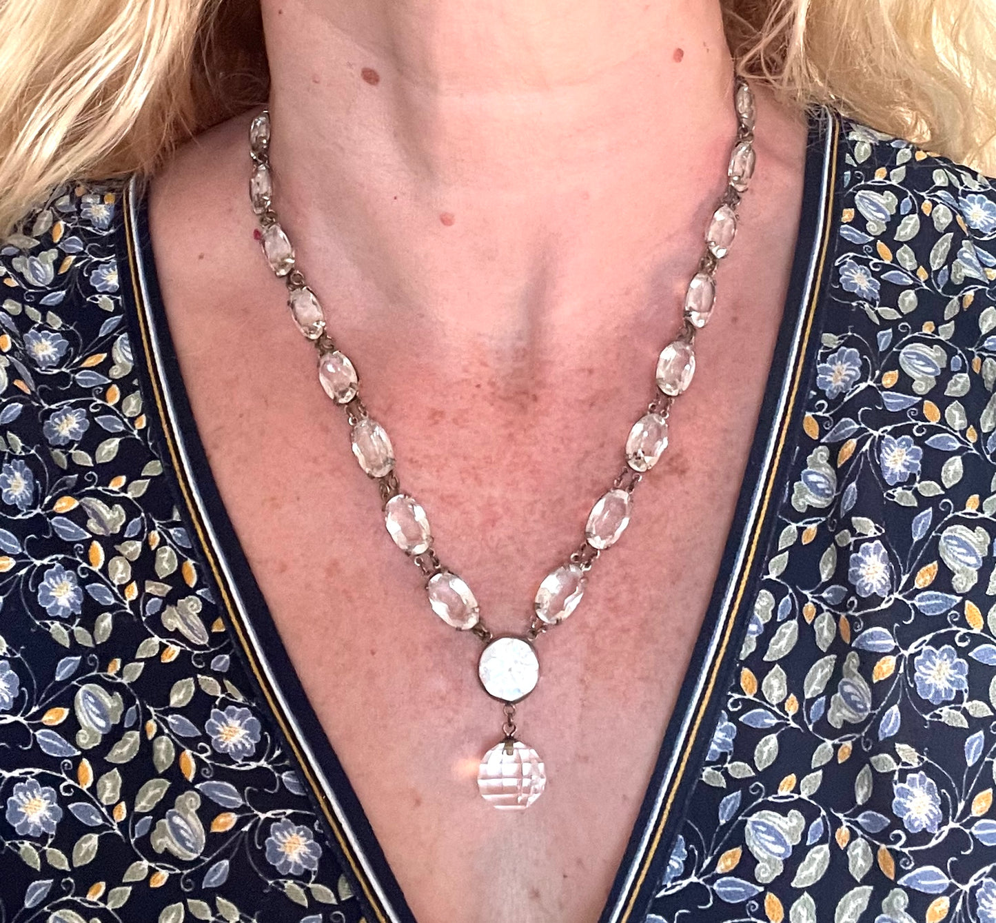 Antique / vintage paste riviere necklace, open backed gold tone brass settings, beautiful clear rhinestones, crystal pendant drop