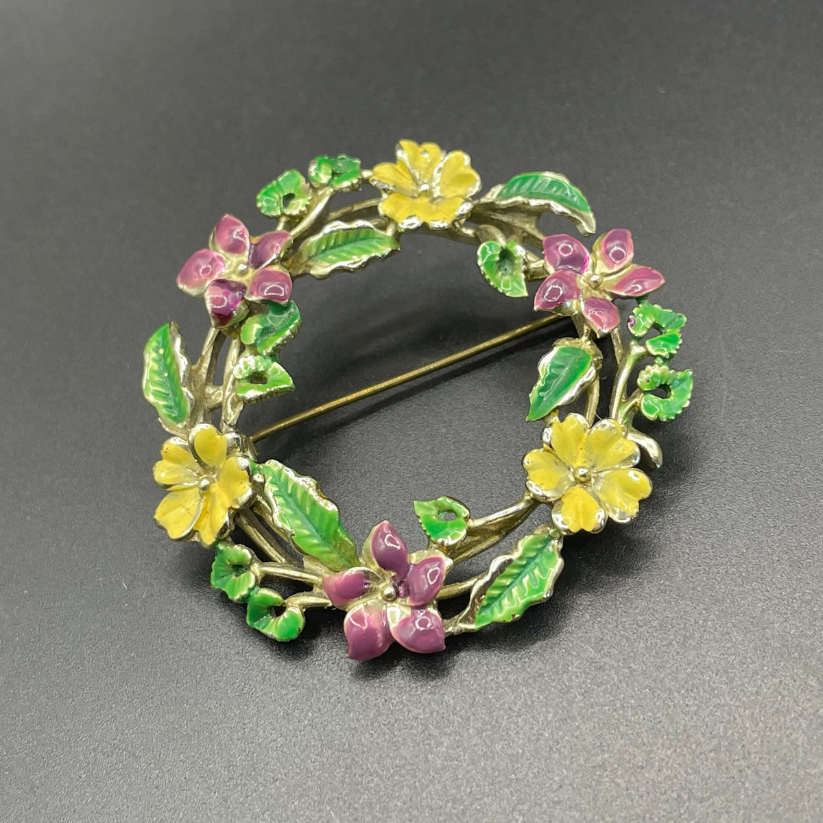 Vintage Exquisite primrose and violet wreath brooch - very rare design, gold tone and cold-painted enamel in purple, yellow and green