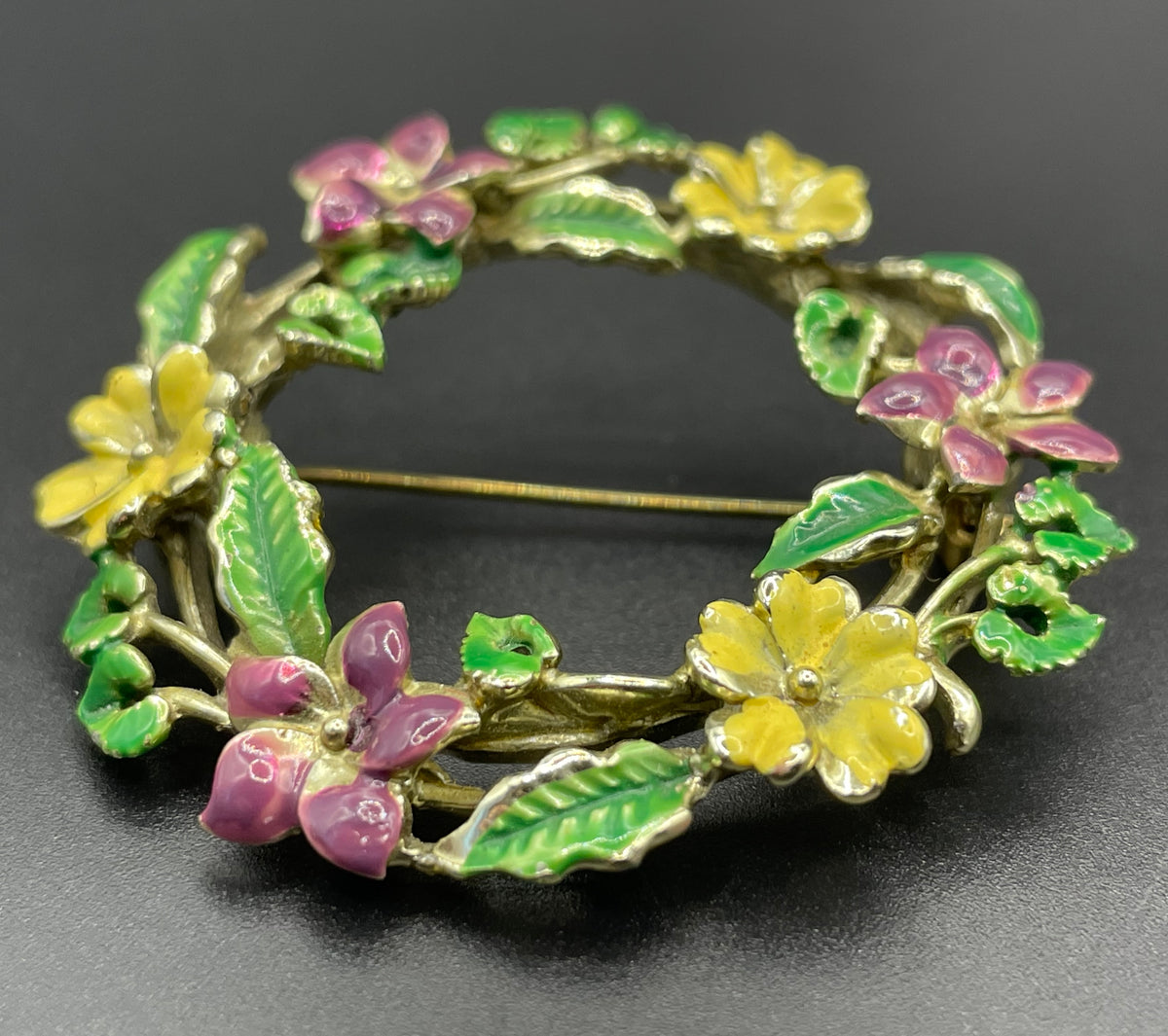 Vintage Exquisite primrose and violet wreath brooch - very rare design, gold tone and cold-painted enamel in purple, yellow and green