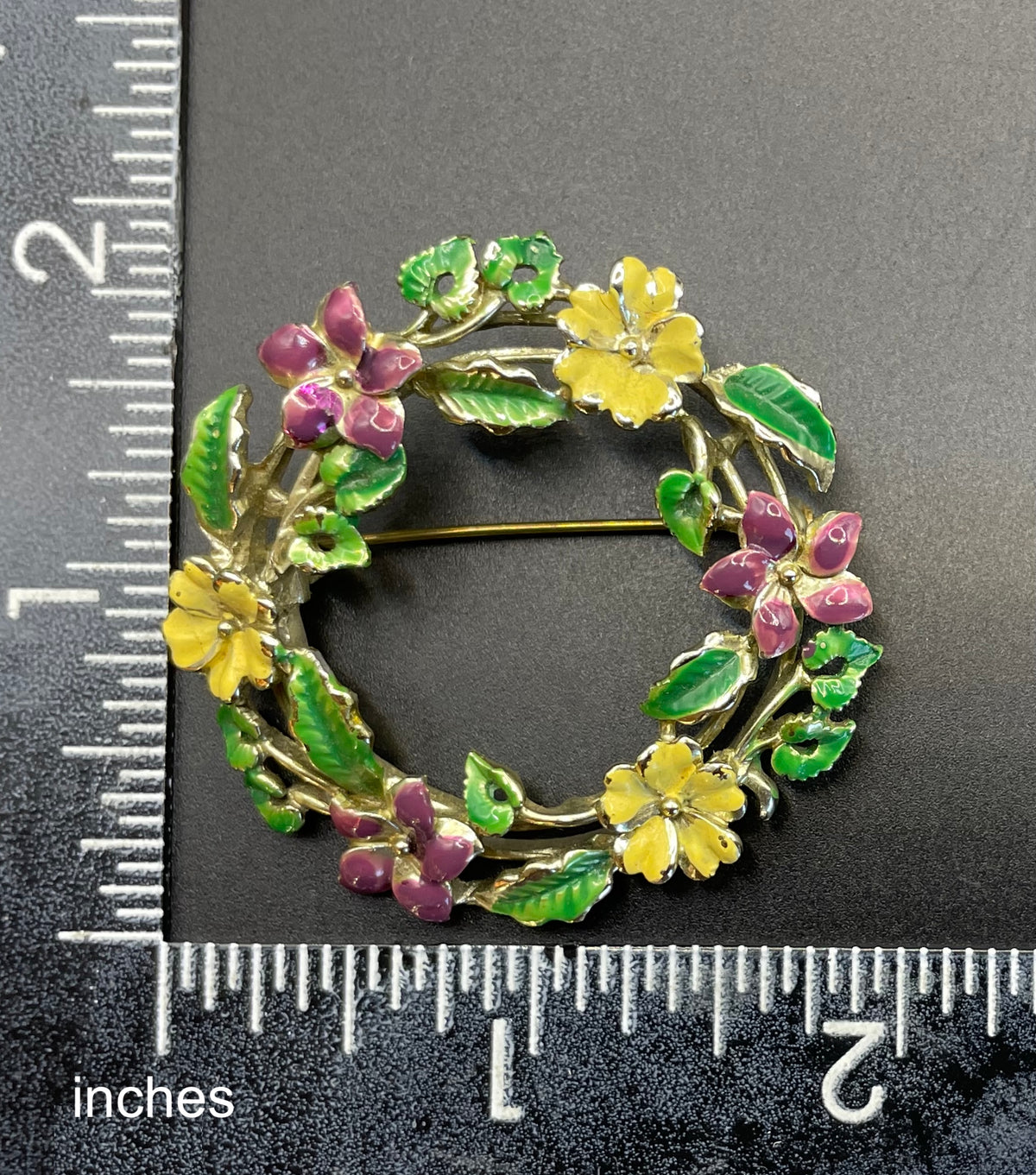 Vintage Exquisite primrose and violet wreath brooch - very rare design, gold tone and cold-painted enamel in purple, yellow and green