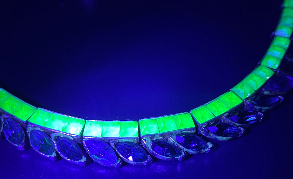 Vintage uranium glass and emerald green rhinestone riviere style necklace - fabulous crystal stones that glow under UV light