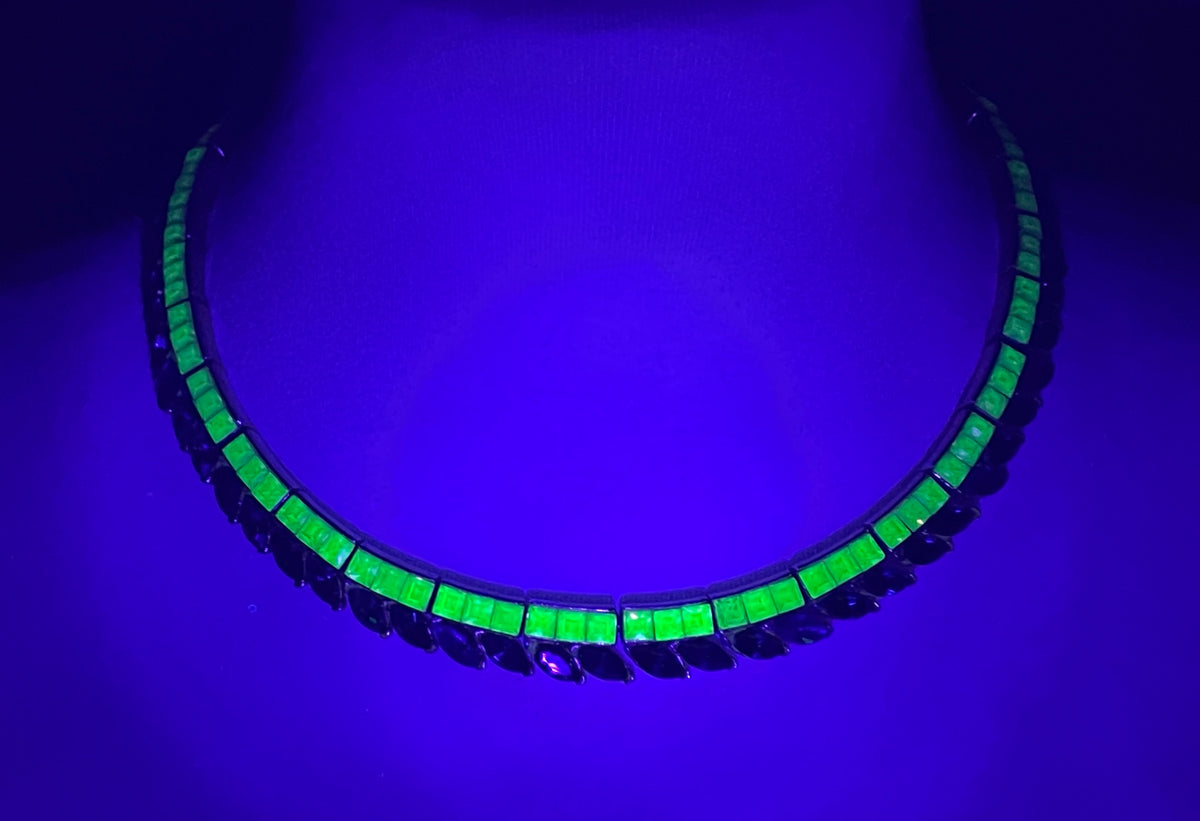 Vintage uranium glass and emerald green rhinestone riviere style necklace - fabulous crystal stones that glow under UV light