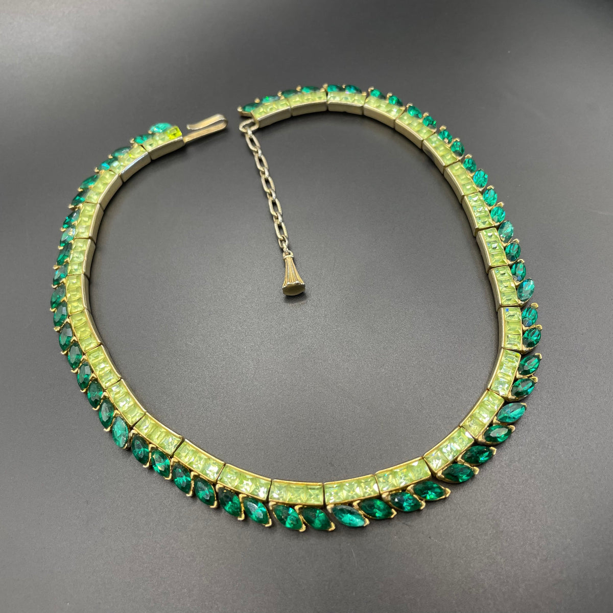 Vintage uranium glass and emerald green rhinestone riviere style necklace - fabulous crystal stones that glow under UV light