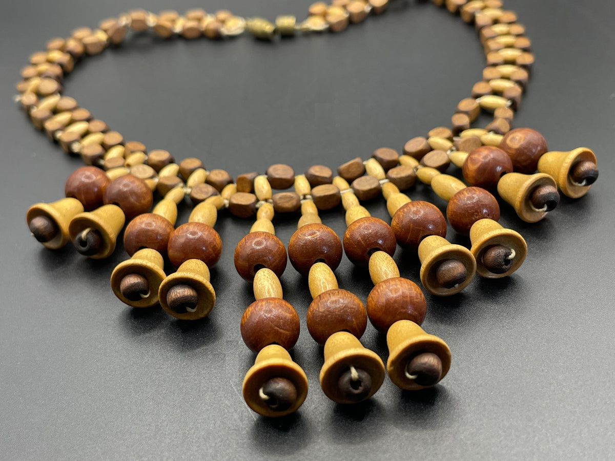 Vintage Art Deco floral wooden bead - 'make do and mend' wartime design, Miriam Haskell style