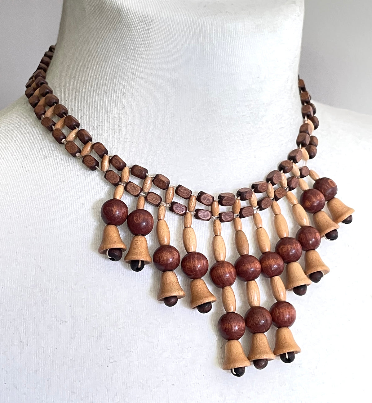 Vintage Art Deco floral wooden bead - 'make do and mend' wartime design, Miriam Haskell style
