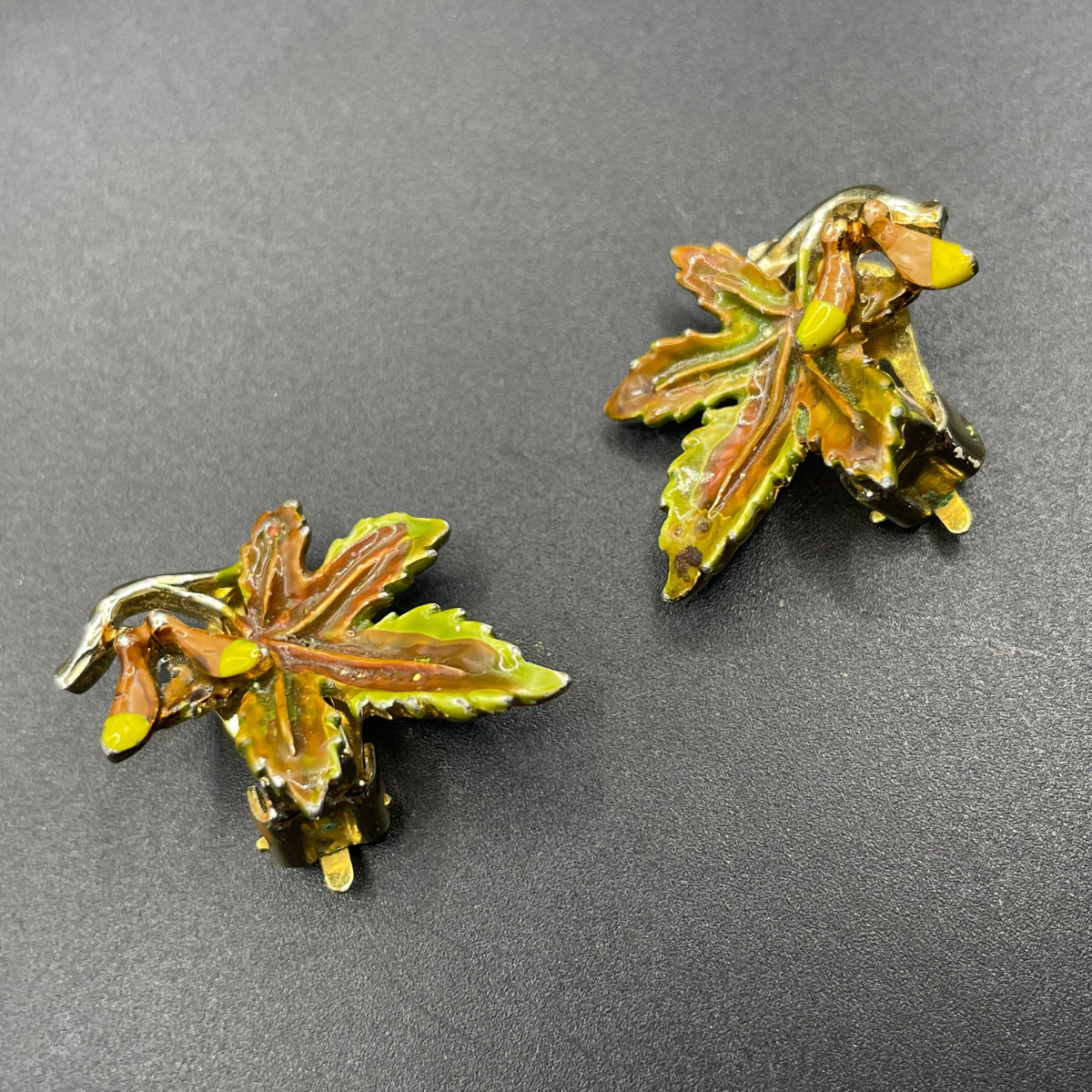 Vintage Exquisite sycamore leaf collectable clip on earrings and large brooch set, tree birthday series, pale gold tone, hand-painted enamel
