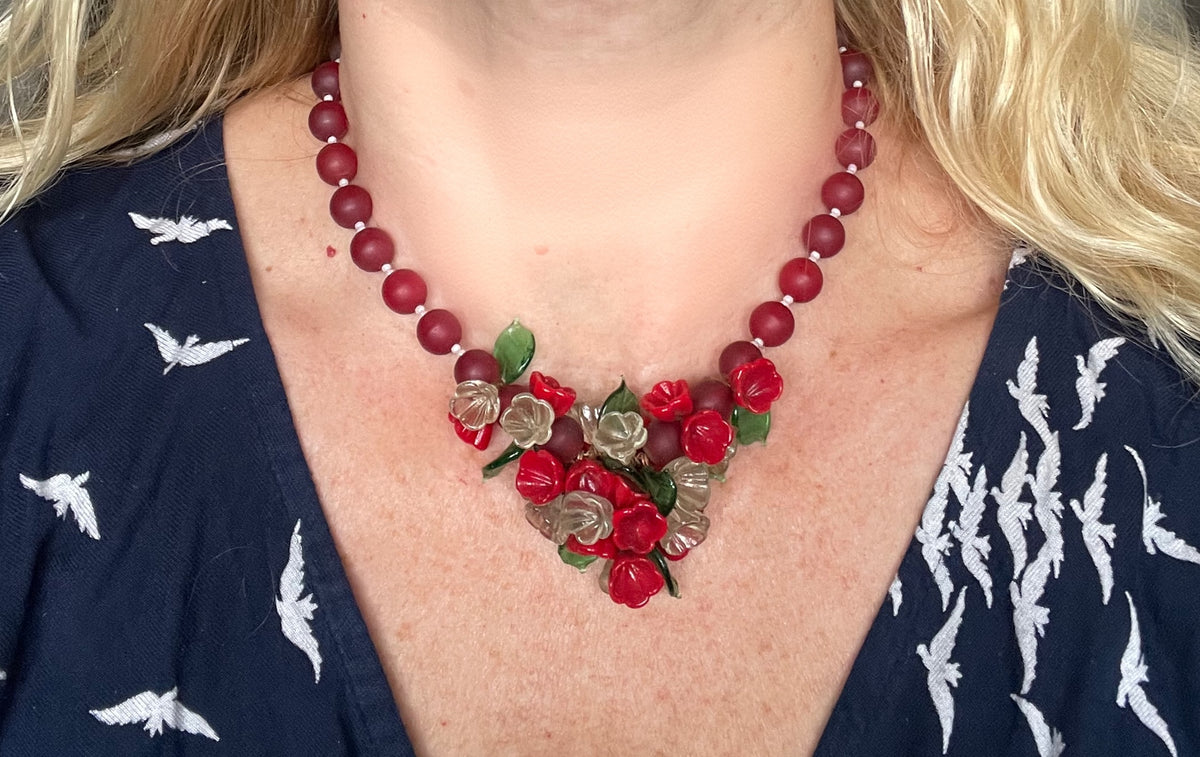Vintage Art Deco glass flower and leaf necklace, beautiful red, white and green colours