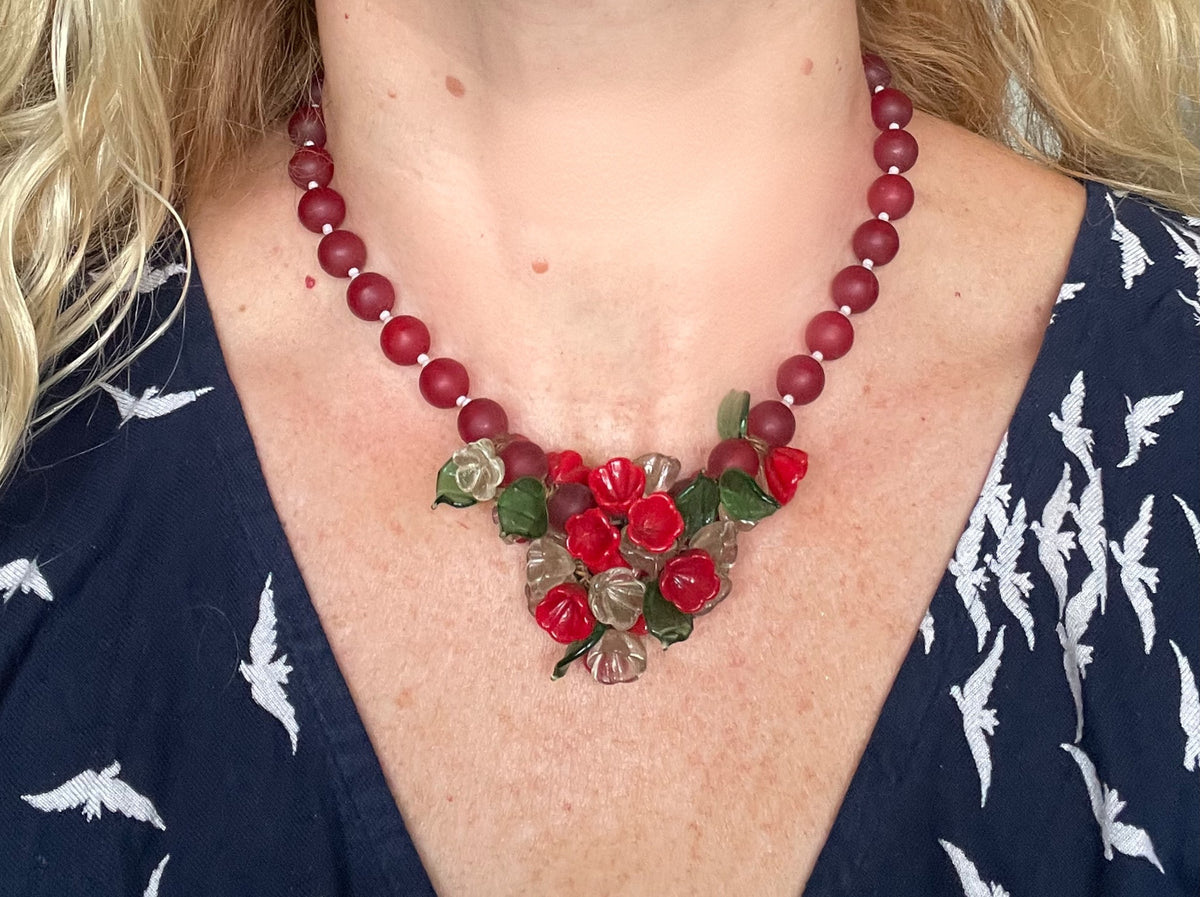 Vintage Art Deco glass flower and leaf necklace, beautiful red, white and green colours