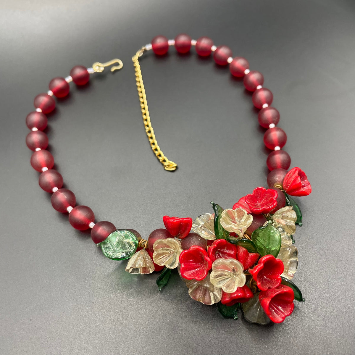 Vintage Art Deco glass flower and leaf necklace, beautiful red, white and green colours