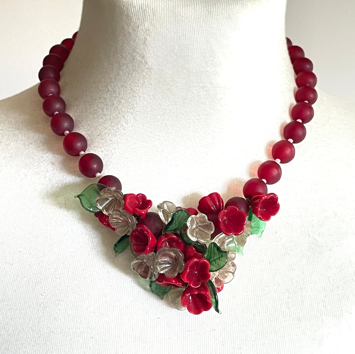 Vintage Art Deco glass flower and leaf necklace, beautiful red, white and green colours