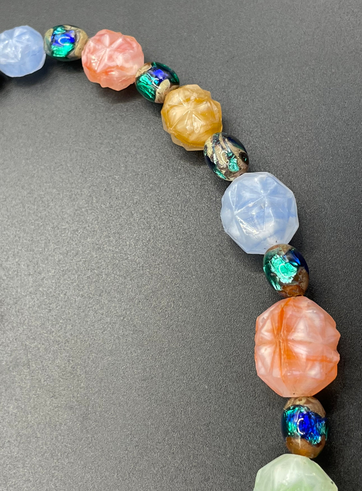 Unusual vintage moulded satin glass bead & foiled glass bead necklace with beautiful multi-coloured glass