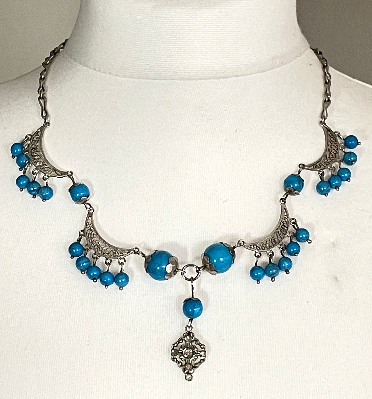 Vintage Indian sterling silver, real turquoise bead & filigree necklace, lovely festoon design with small paste pendant - Kashmiri?