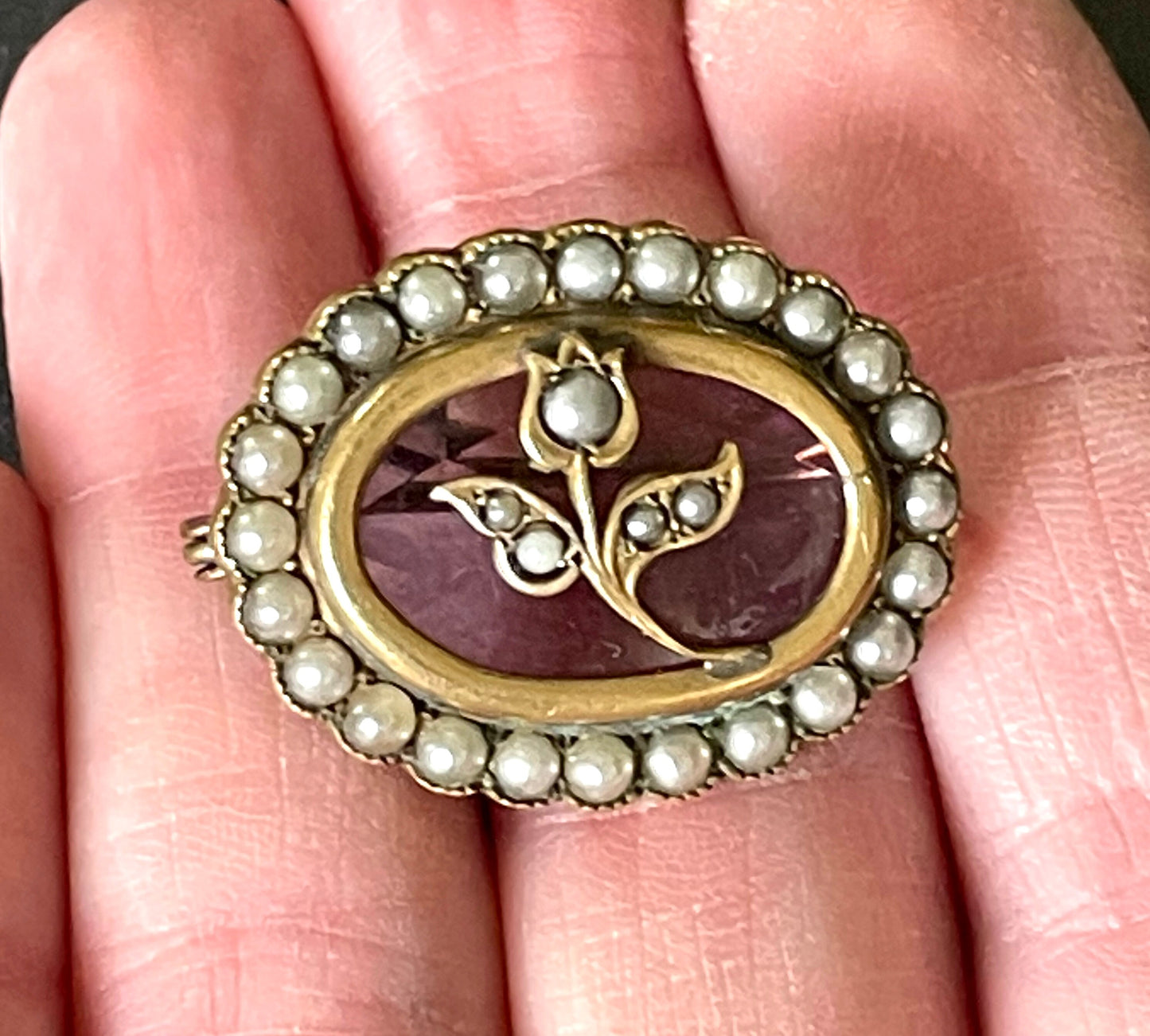 Adorable antique Georgian gold tone yellow metal, seed pearl and amethyst purple crystal paste cabochon brooch lace pin