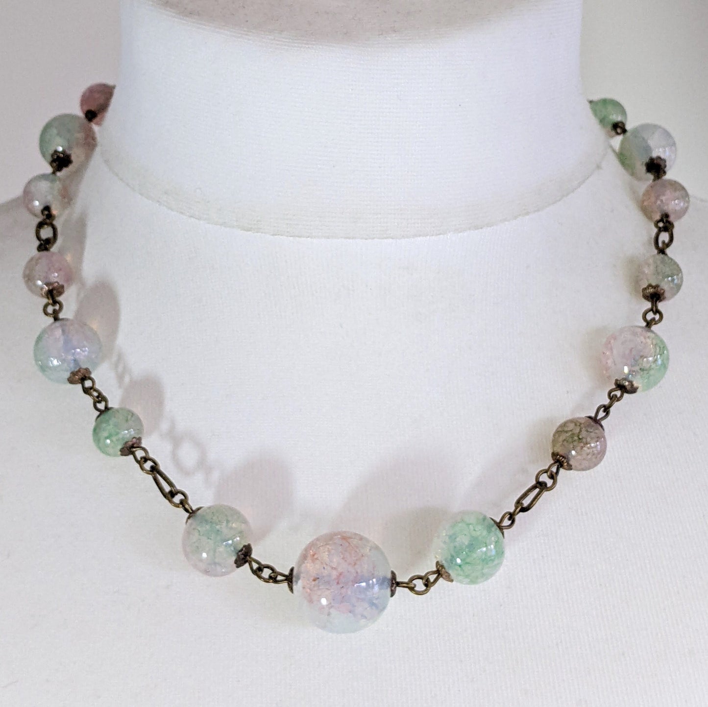 Vintage Art Deco pastel pink and green crackle glass beaded necklace on rolled gold wire, beautiful colours