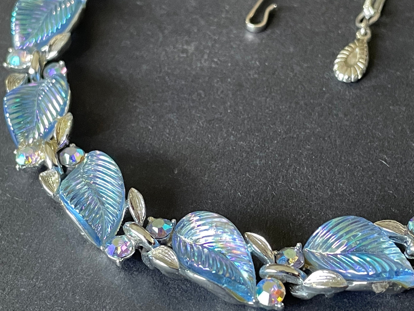 Vintage signed Lisner blue aurora borealis glass leaf, rhinestone and shiny silver tone collar choker necklace