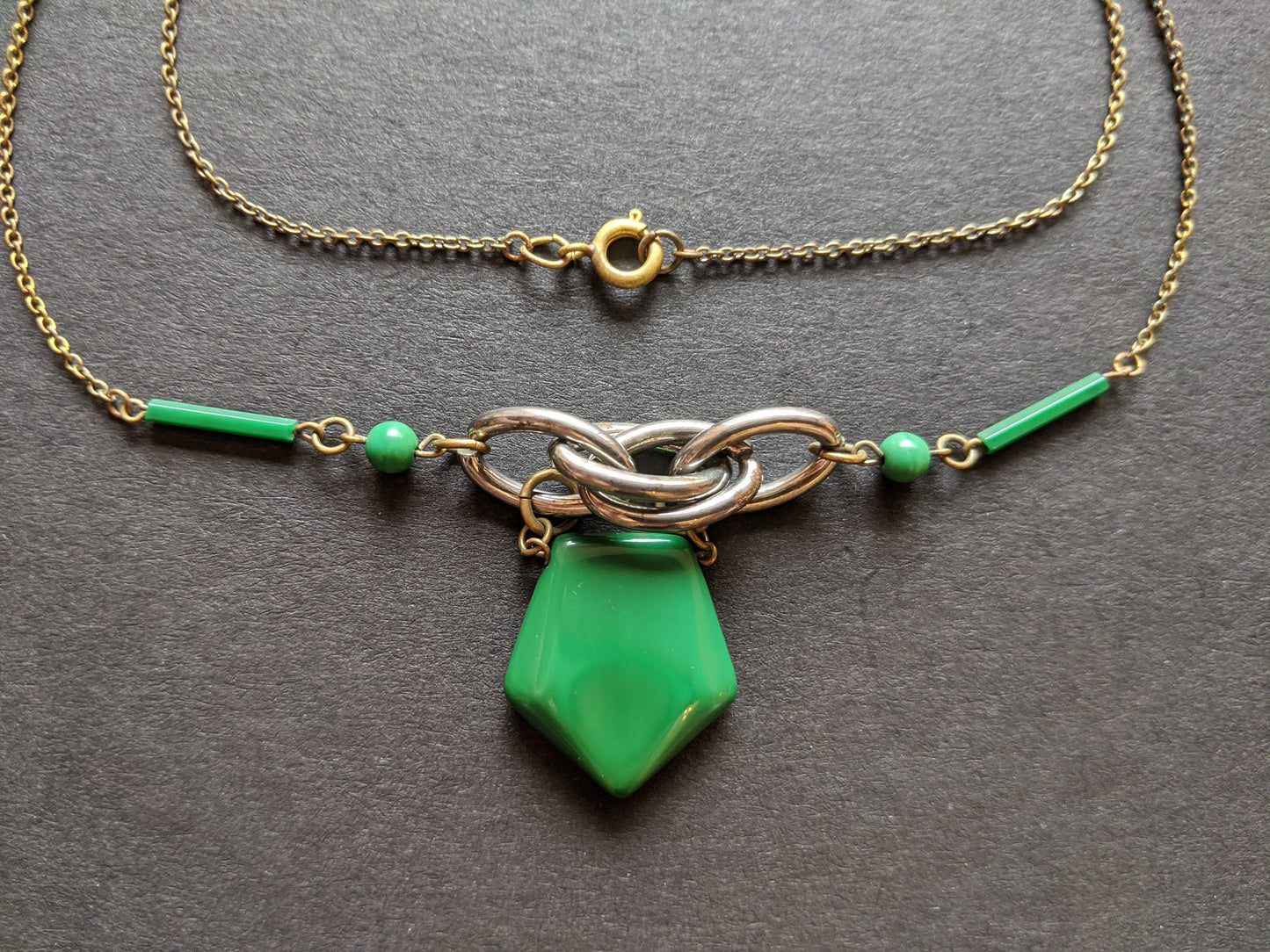 Unusual vintage Art Deco geometric bright green glass / gemstone and silvered glass loop necklace