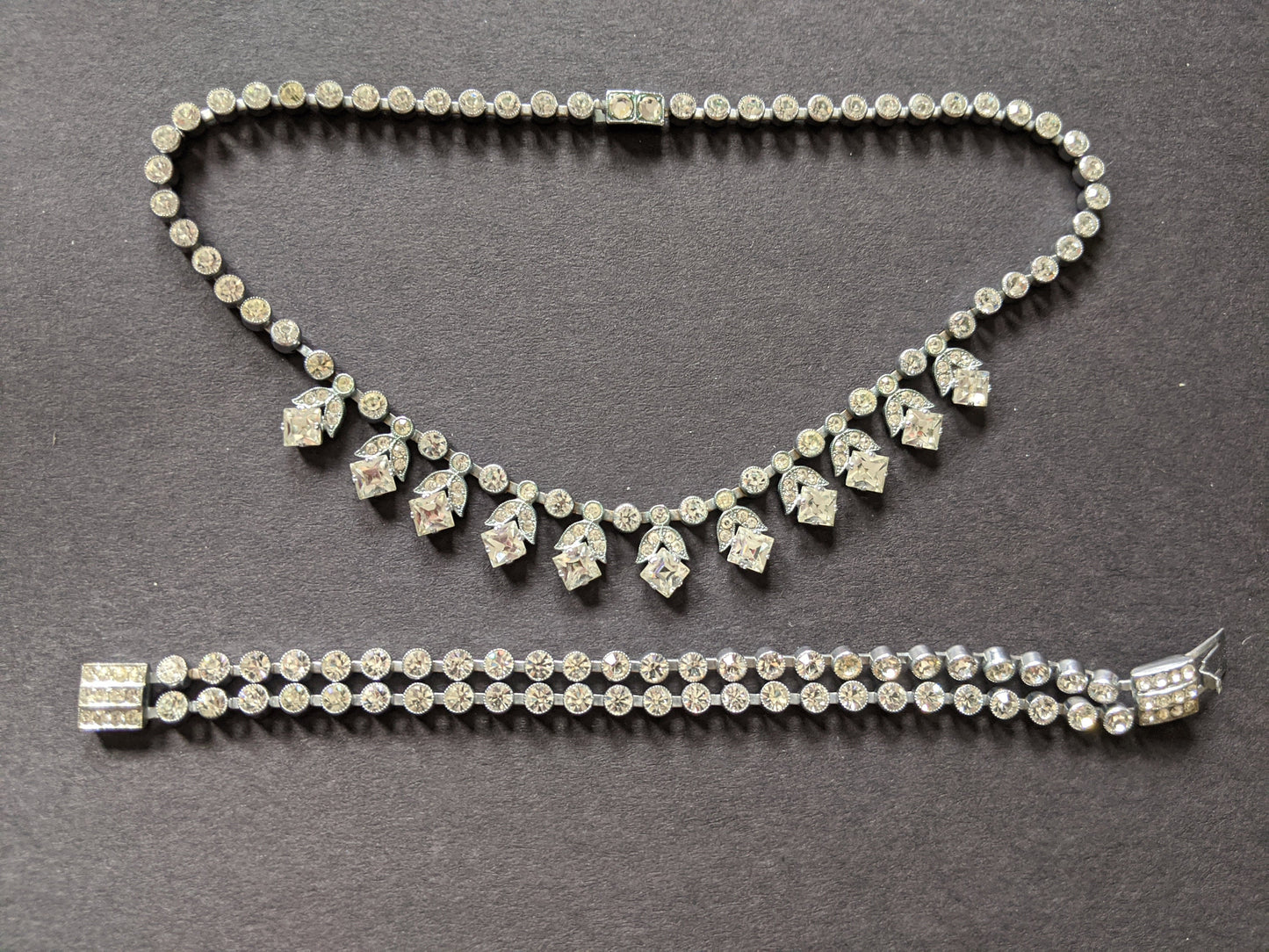 Vintage Art Deco paste and silver tone, beautiful necklace and double strand bracelet demi-parure