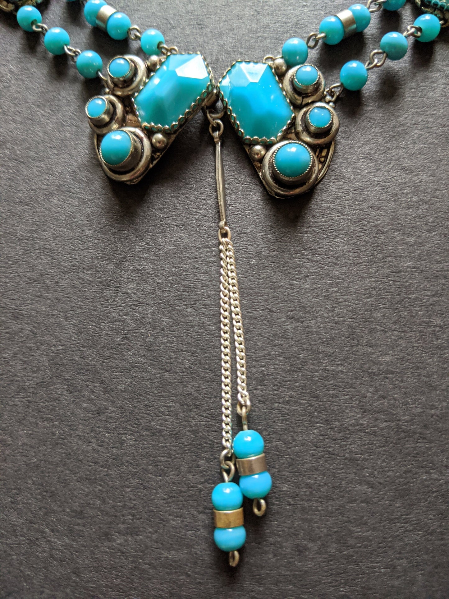 Vintage Art Deco Czech Neiger Brothers style turquoise glass and silver tone negligee necklace, front fastening (plus free gift earrings)