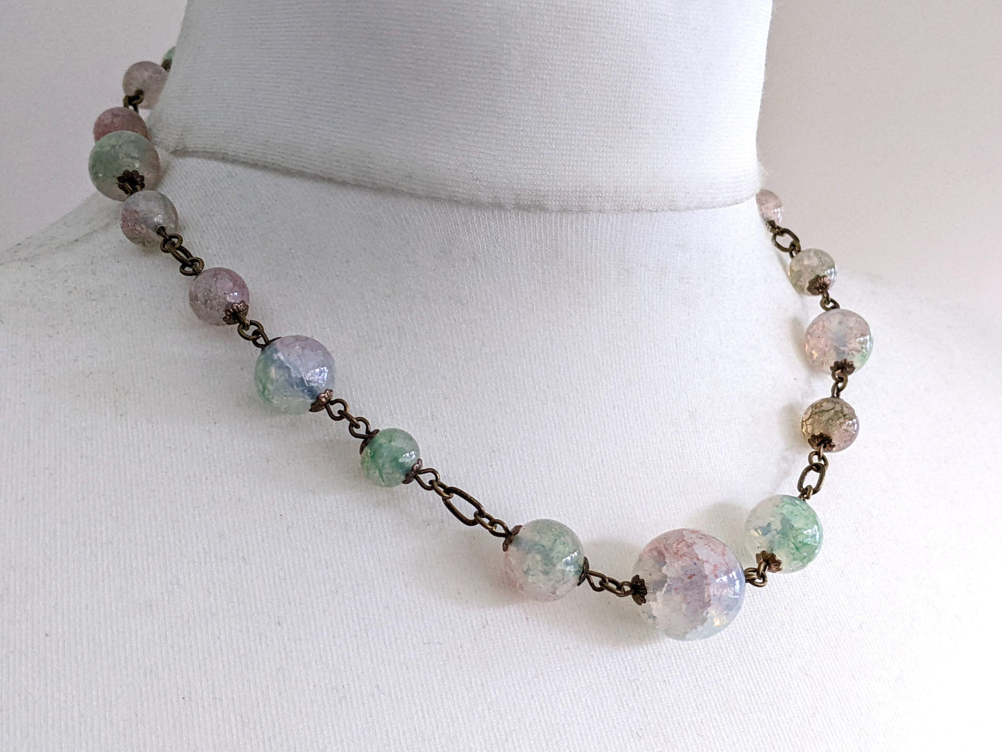 Vintage Art Deco pastel pink and green crackle glass beaded necklace on rolled gold wire, beautiful colours