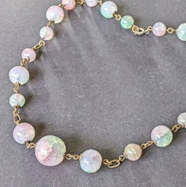 Vintage Art Deco pastel pink and green crackle glass beaded necklace on rolled gold wire, beautiful colours