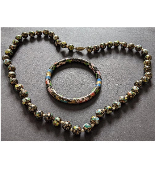 Vintage Chinese cloisonné Art Deco gold, black bead necklace with matching cloisonné hinged bangle with push-in clasp, demi-parure / set