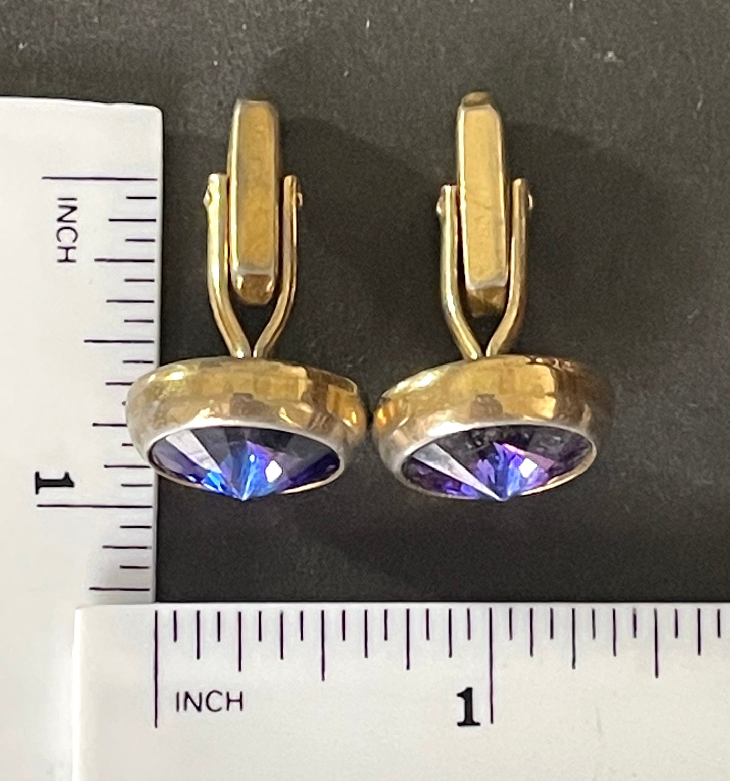 Vintage large heliotrope vitrail watermelon rivoli rhinestone and gold tone cuff links, beautiful blue and violet tones, Schiaparelli style