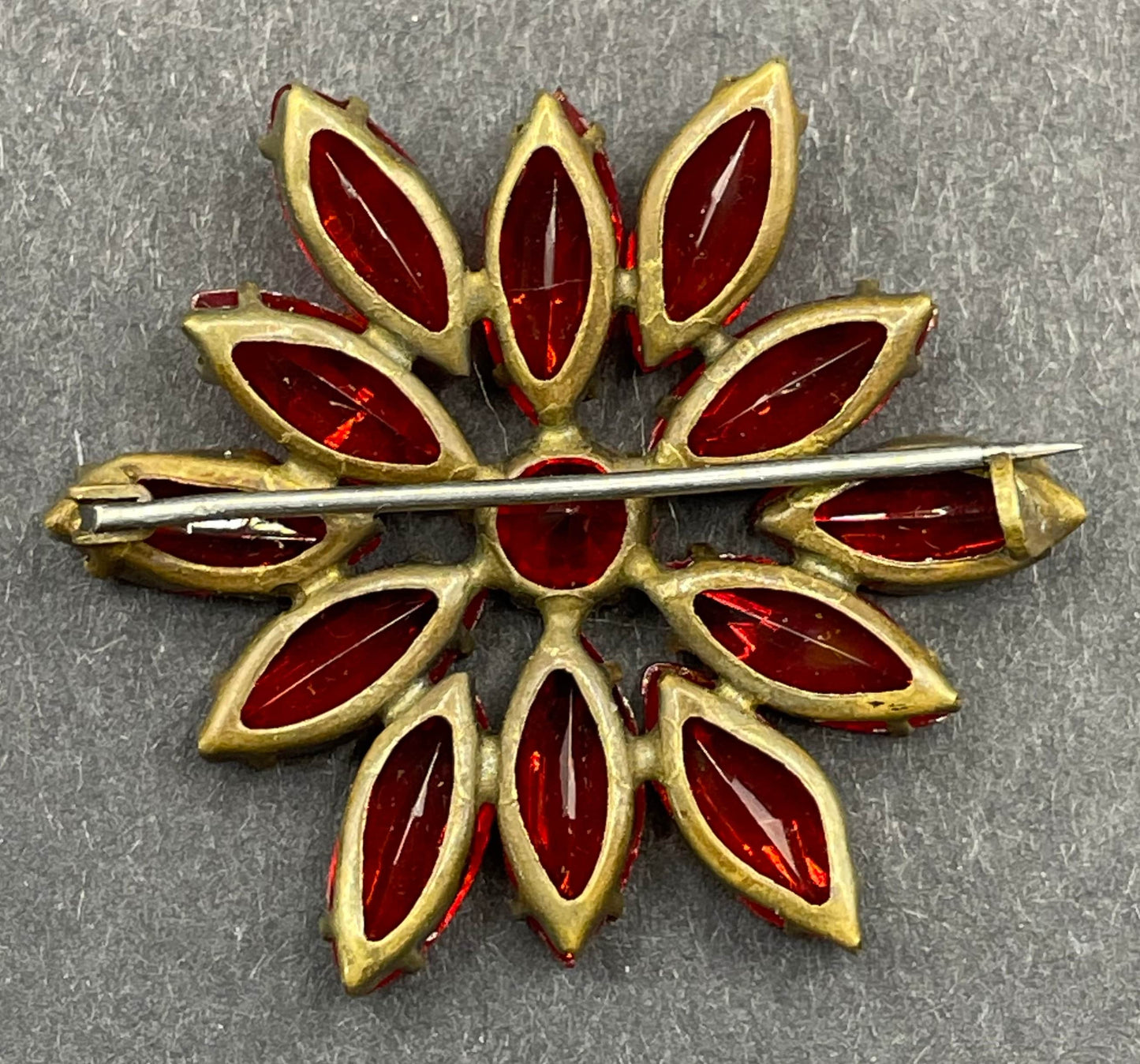 Large vintage Art Deco ruby / garnet red glass rhinestone, open-backed, gold tone brooch pin, stunning vibrant colour