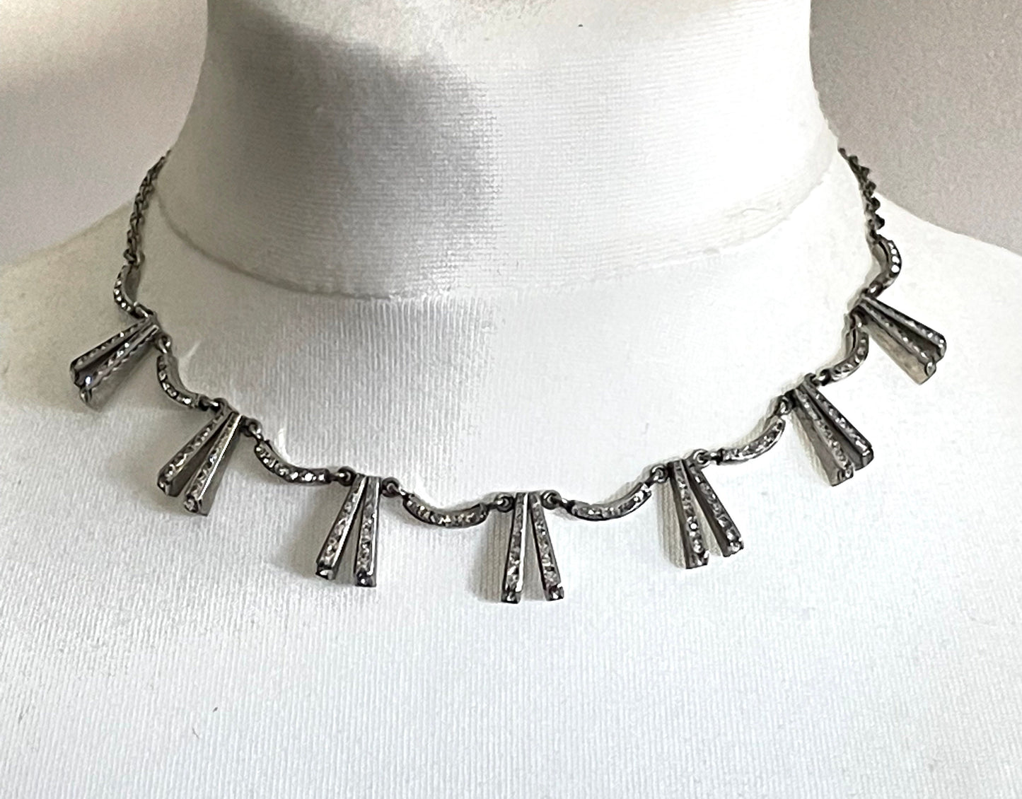 Vintage unsigned DRGM Schreiber & Hiller Art Deco paste channel set rhinestone geometric machine age necklace, classic and chic