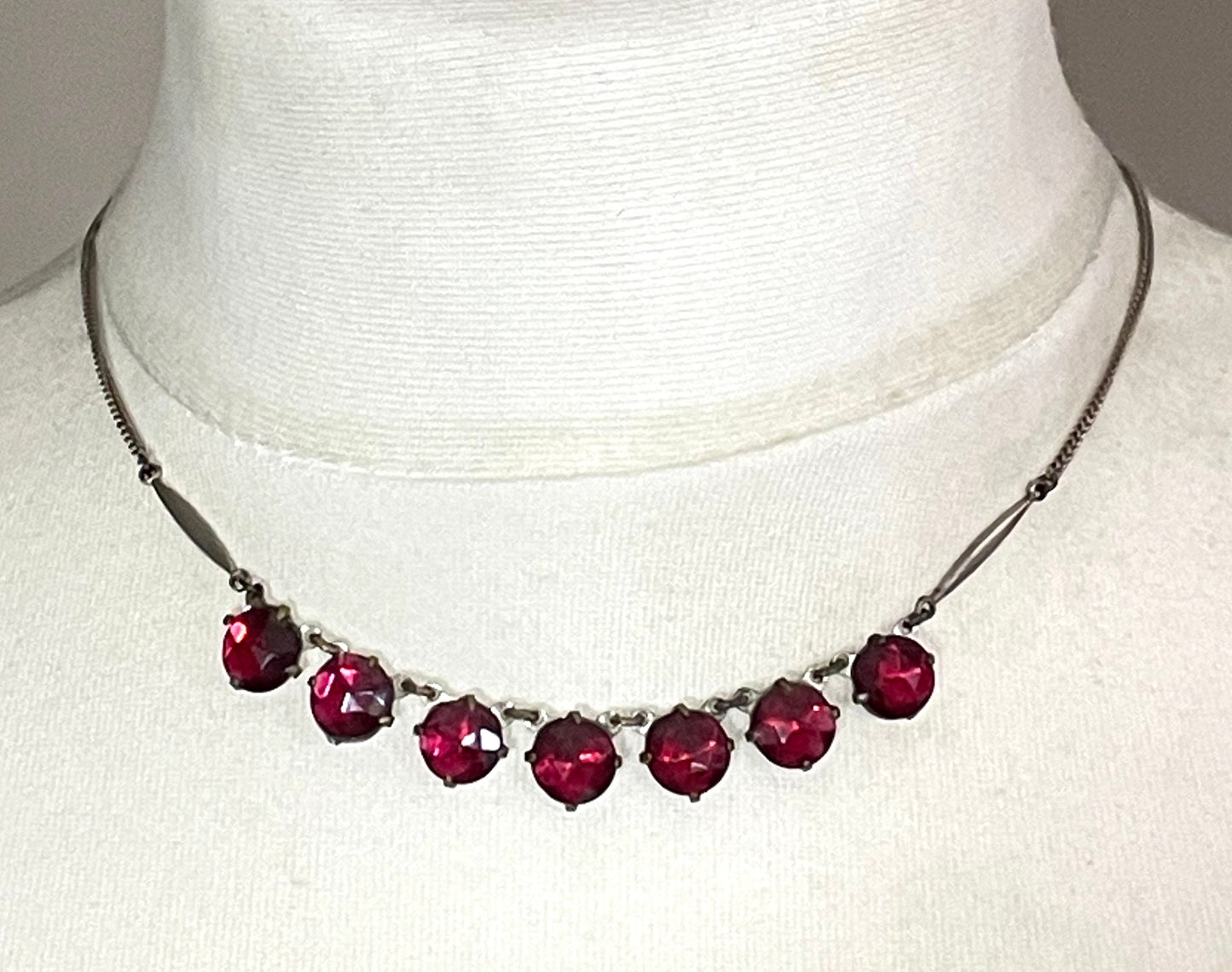 Antique Victorian garnet red Vauxhall glass necklace, red faceted mirror glass stones, in antique gold tone