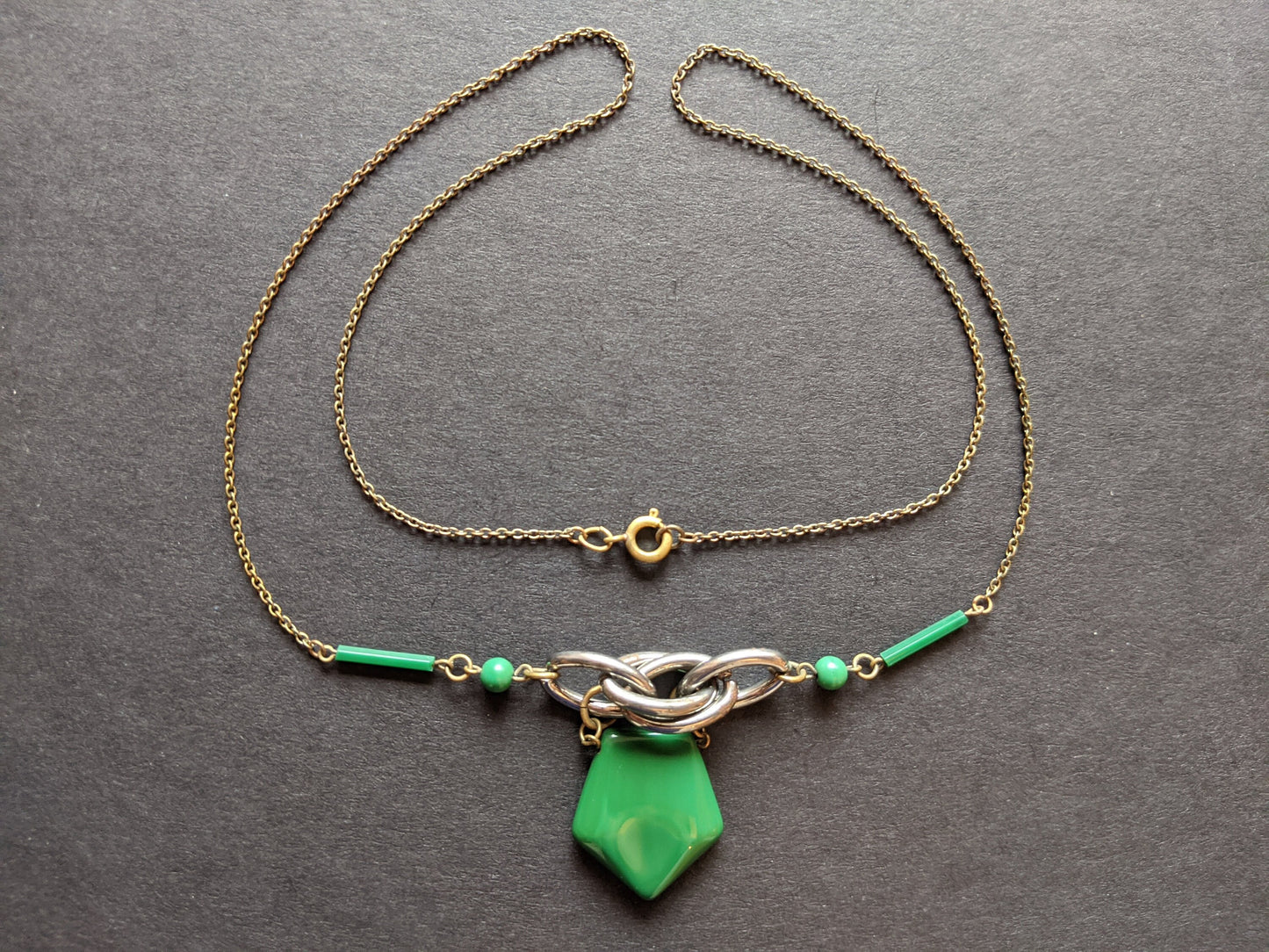 Unusual vintage Art Deco geometric bright green glass / gemstone and silvered glass loop necklace