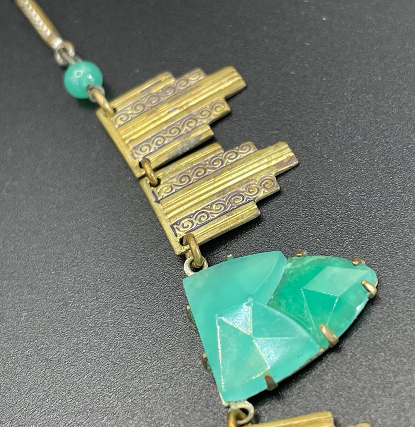 Vintage uranium & emerald green moulded Vauxhall glass Art Deco geometric design necklace, set in antique gold tone, unusual UV mirror glass